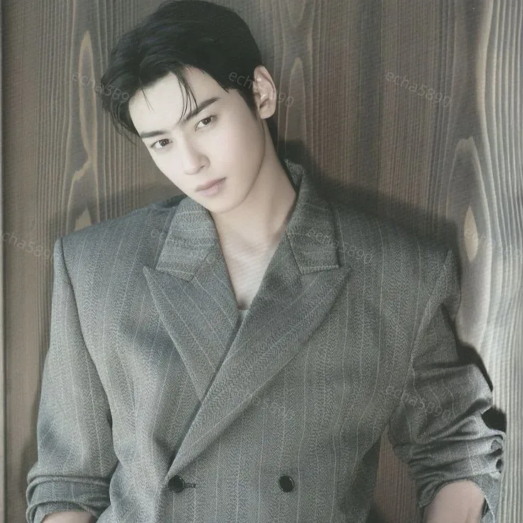 Latest photo of Eunwoo (ASTRO)