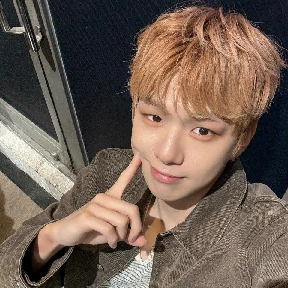 강다니엘 최근 활동샷