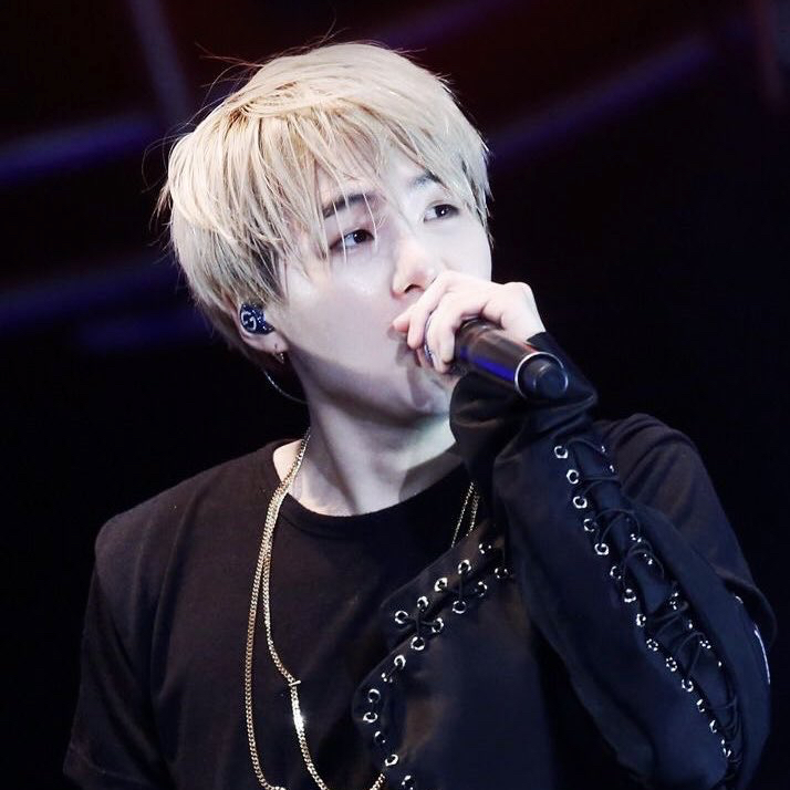 SUGA (BTS)の最新写真