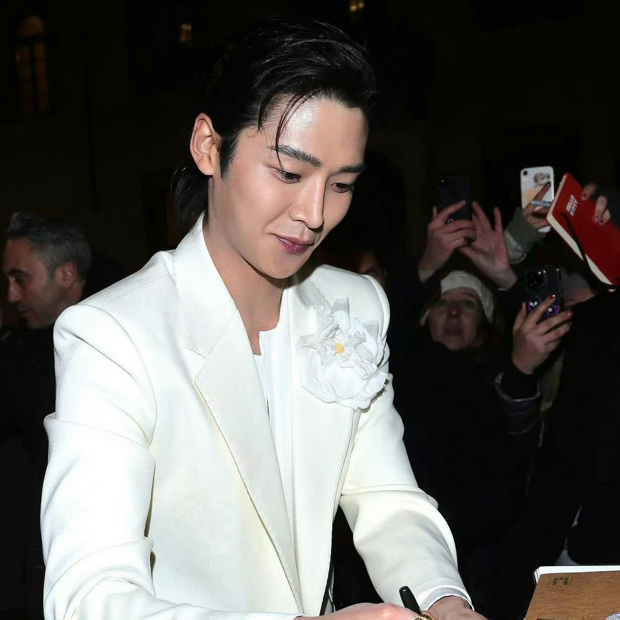 A moment captured by Rowoon's fan