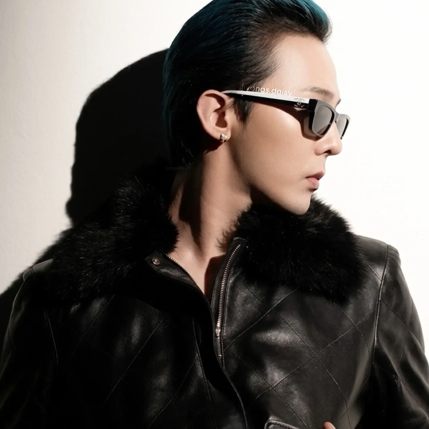 Foto aktivitas terbaru G-DRAGON (BIGBANG)
