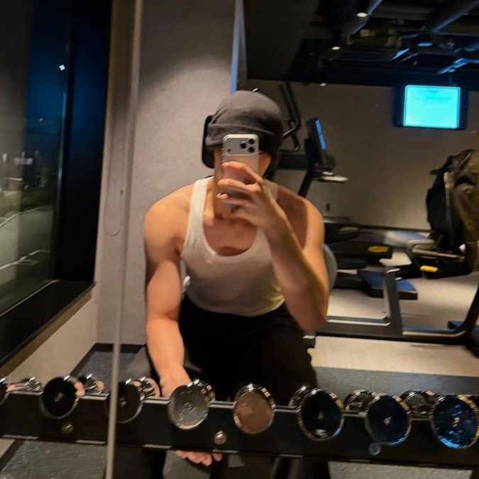 Latest photo of Hyunsuk (CIX)