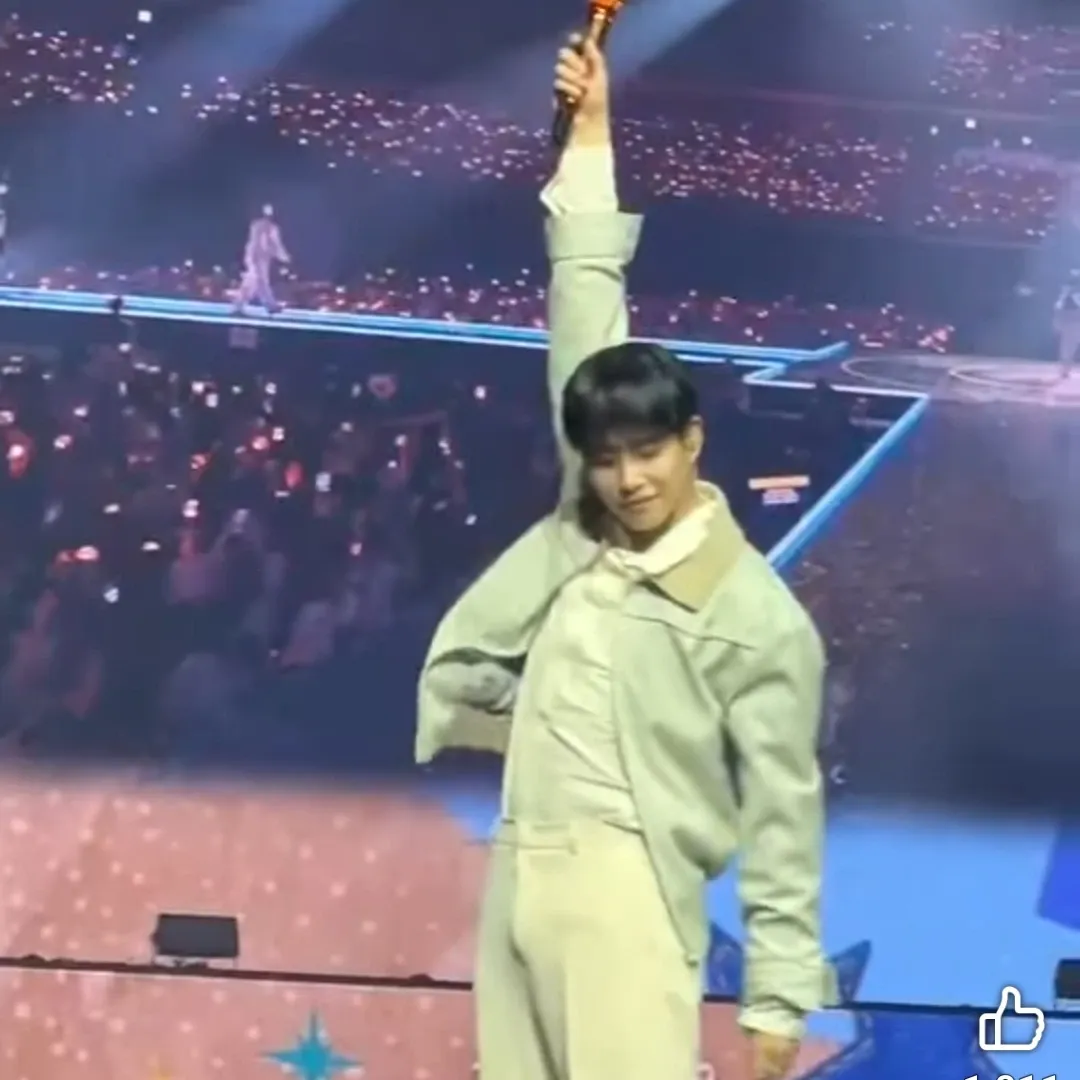 Behind-the-scenes cut of MJ (ASTRO)