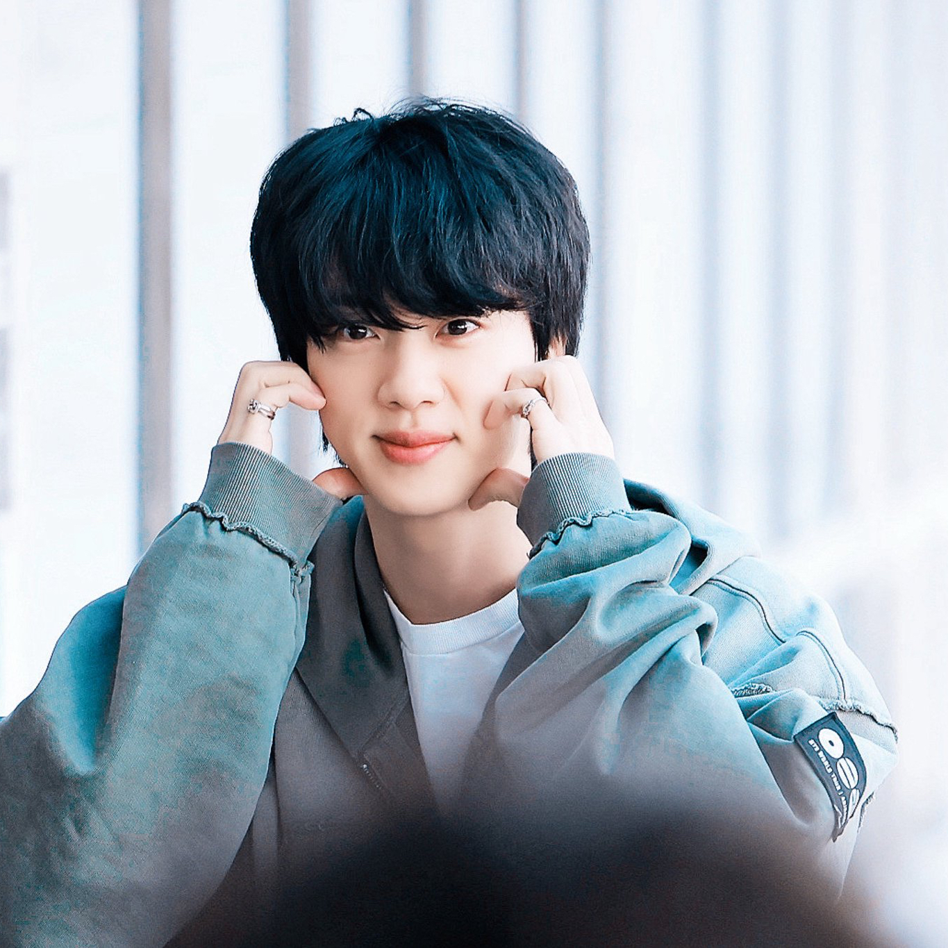 진 (방탄소년단) 최근 활동샷