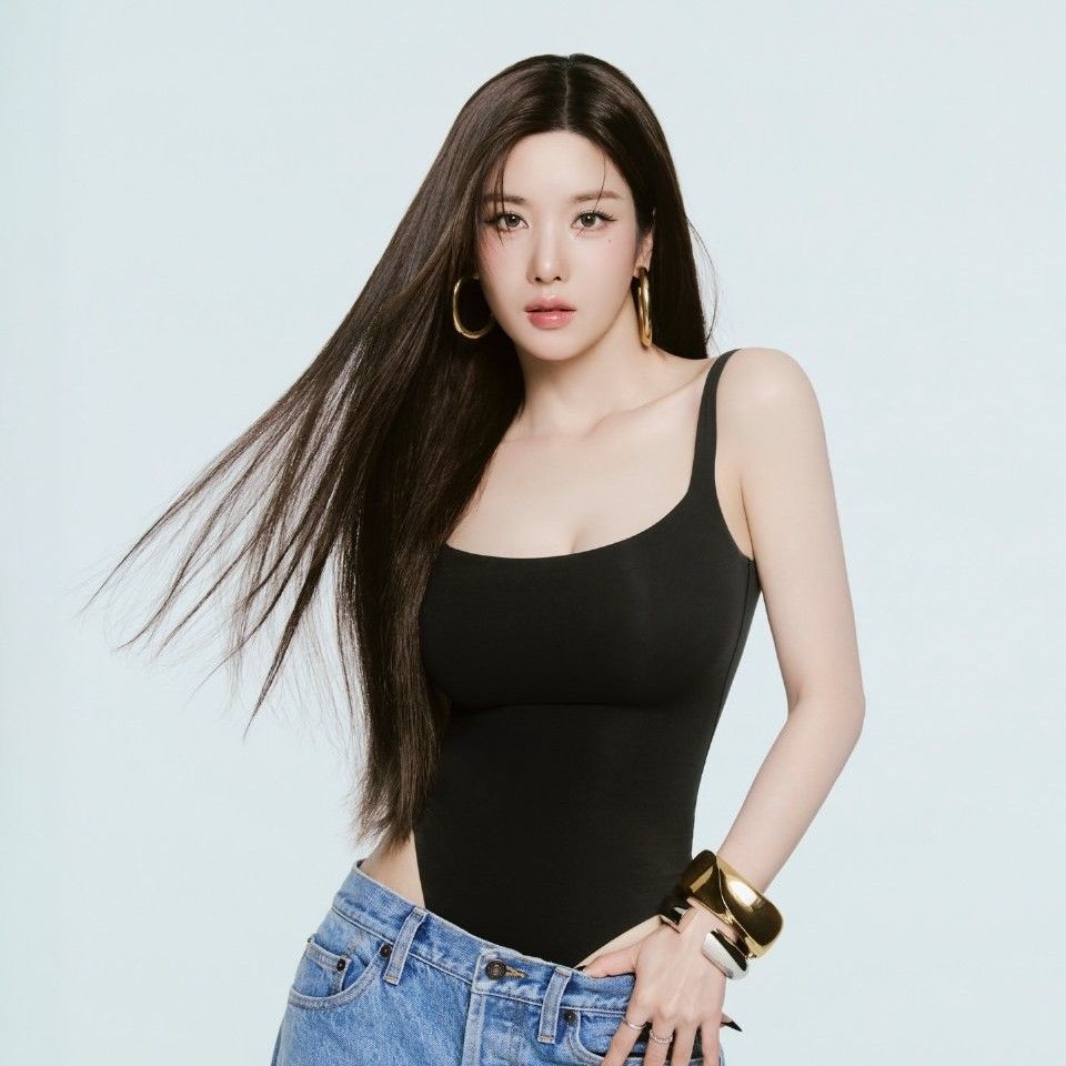 Behind-the-scenes cut of Kwon Eunbi