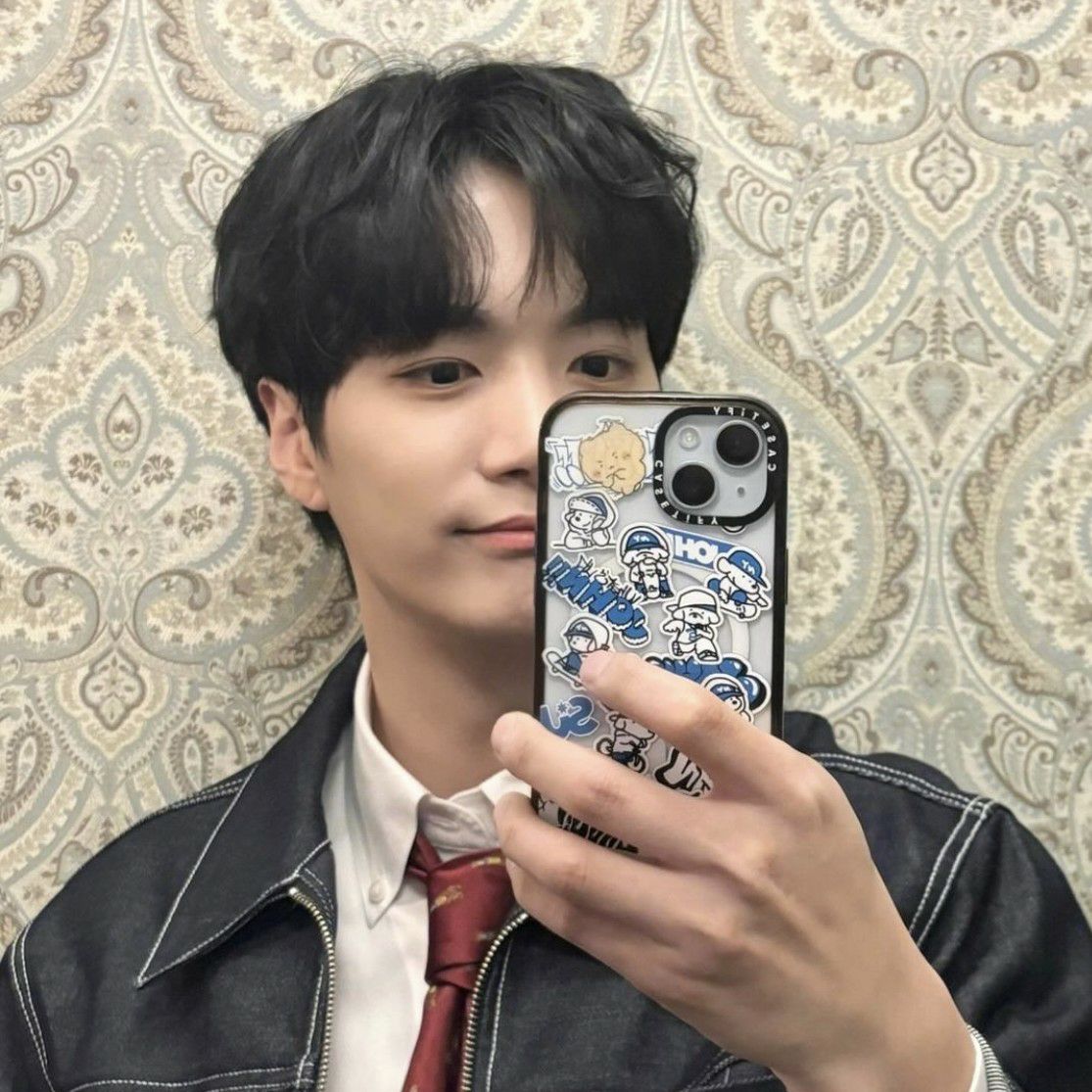 Recent activity shot of Kim Jonghyeon