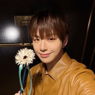 강다니엘의 비하인드 컷