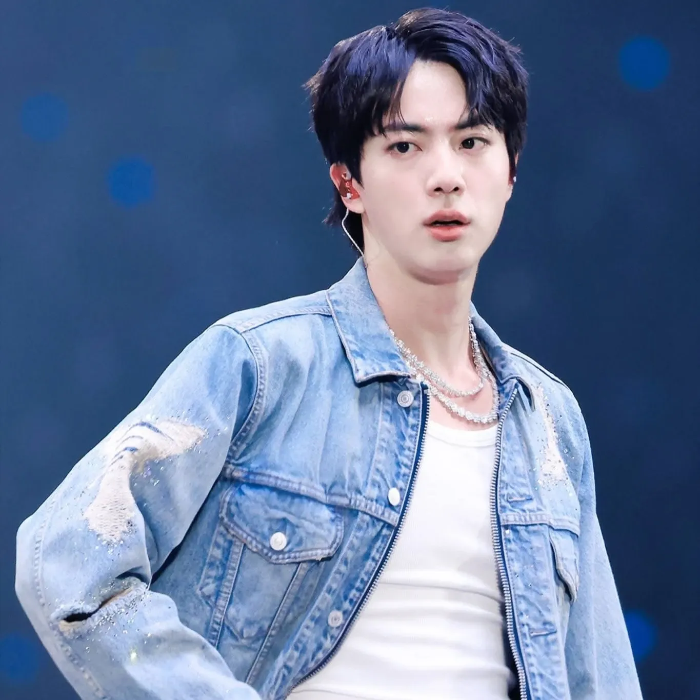 Foto terbaru Jin (BTS)