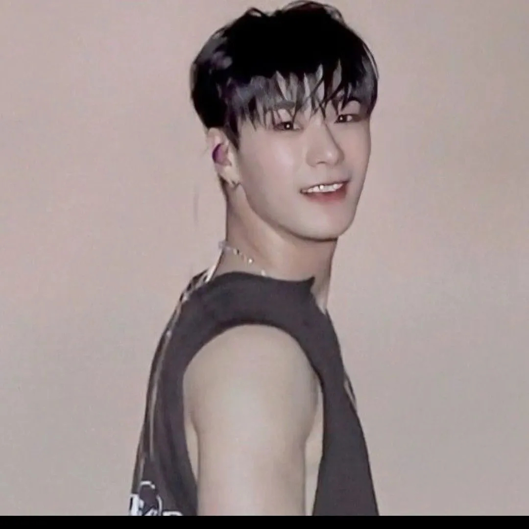 A moment captured by Moonbin (ASTRO)'s fan