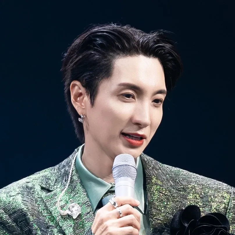 Latest photo of Leeteuk (Super Junior)