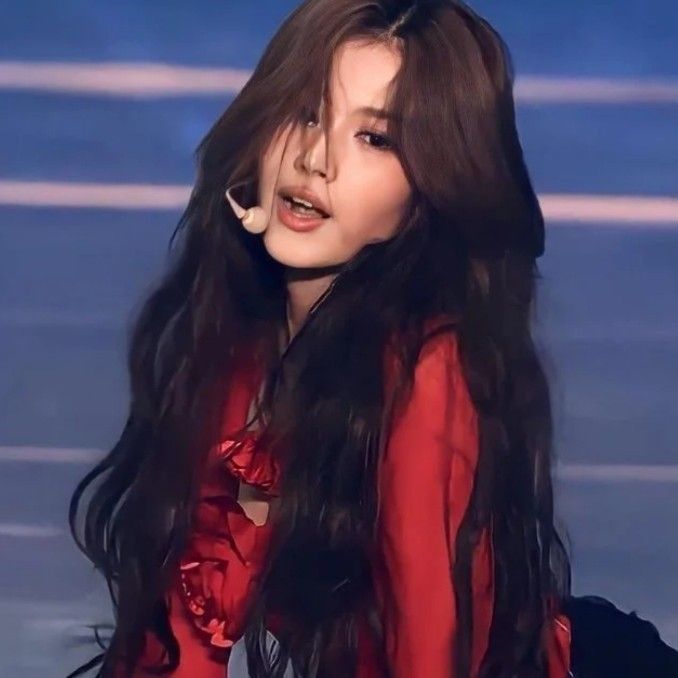 Momen yang diabadikan oleh penggemar Sana (TWICE)