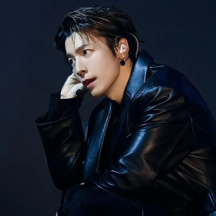 Latest photo of Donghae (Super Junior)