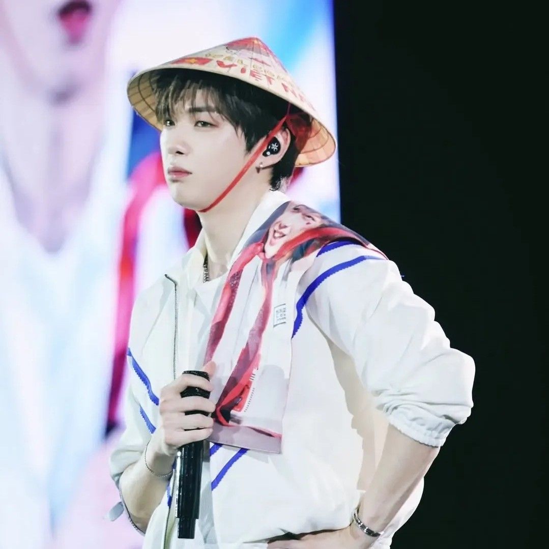 강다니엘 최근 활동샷