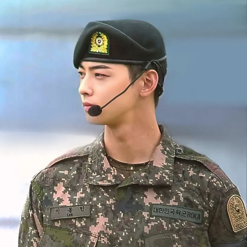 A moment captured by Eunwoo (ASTRO)'s fan