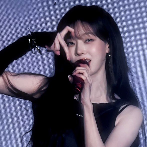 윈터 (에스파) 최근 활동샷