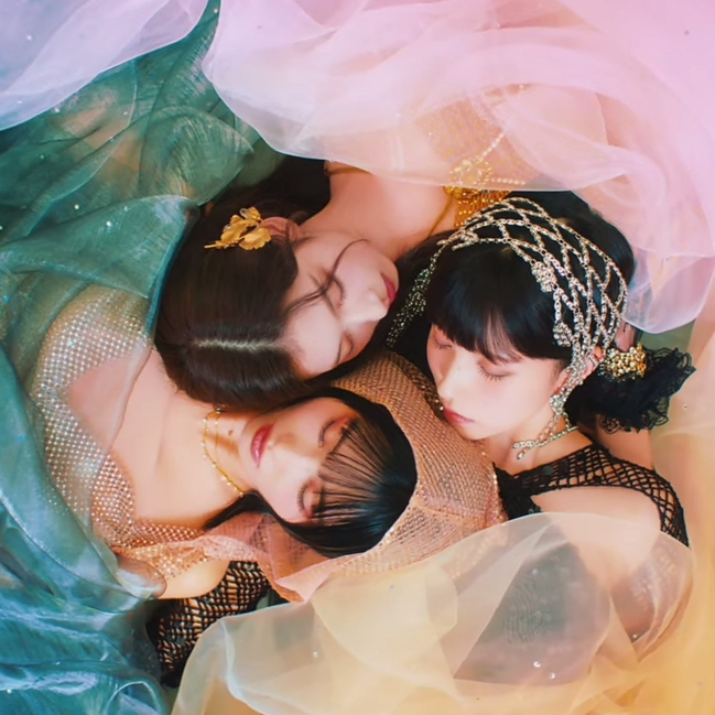 Foto terbaru Momo (TWICE)