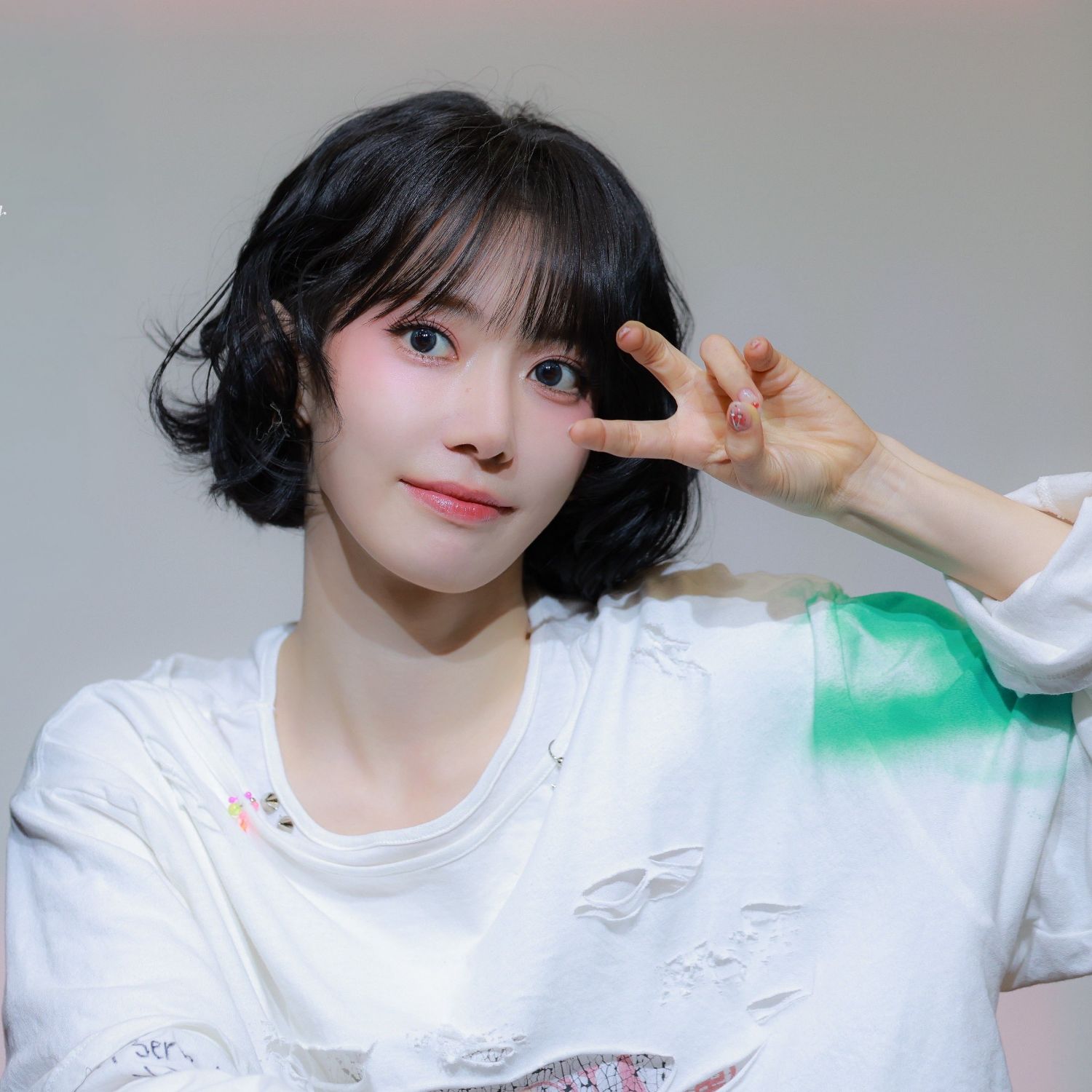 Recent activity shot of Sakura (LE SSERAFIM)