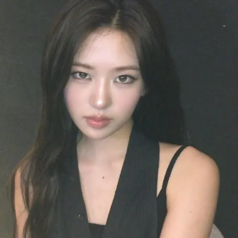 Latest photo of An Yujin (IVE)