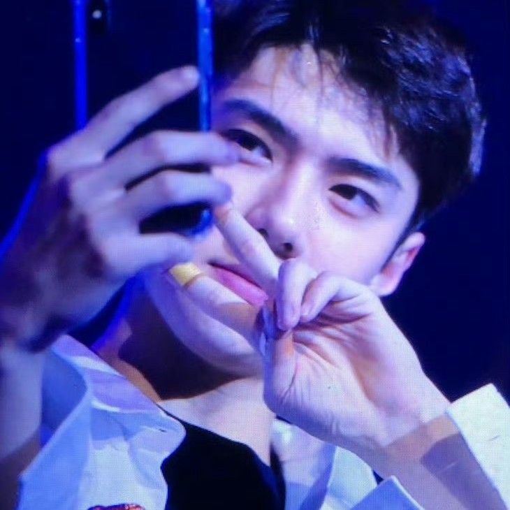 Momen yang diabadikan oleh penggemar Sehun (EXO)