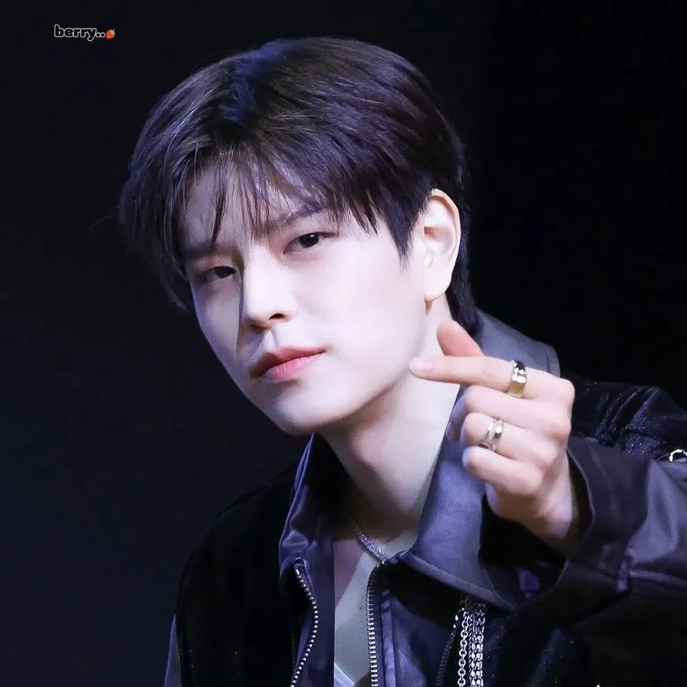 Latest photo of Seungmin (Stray Kids)