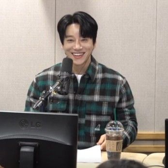 Recent activity shot of Hwang Chiyeol