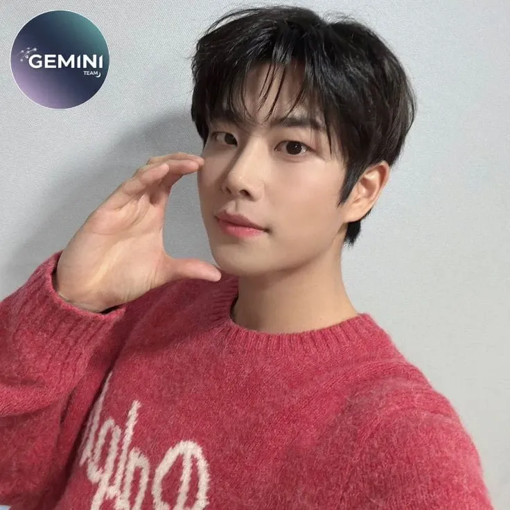 A moment captured by MJ (ASTRO)'s fan