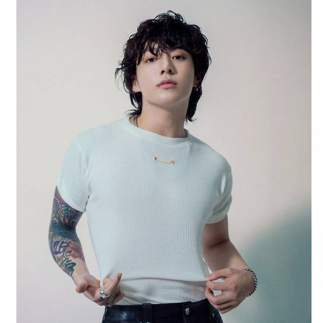 Foto aktivitas terbaru Jungkook (BTS)