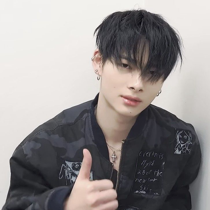 NI-KI (ENHYPEN)的最新照片