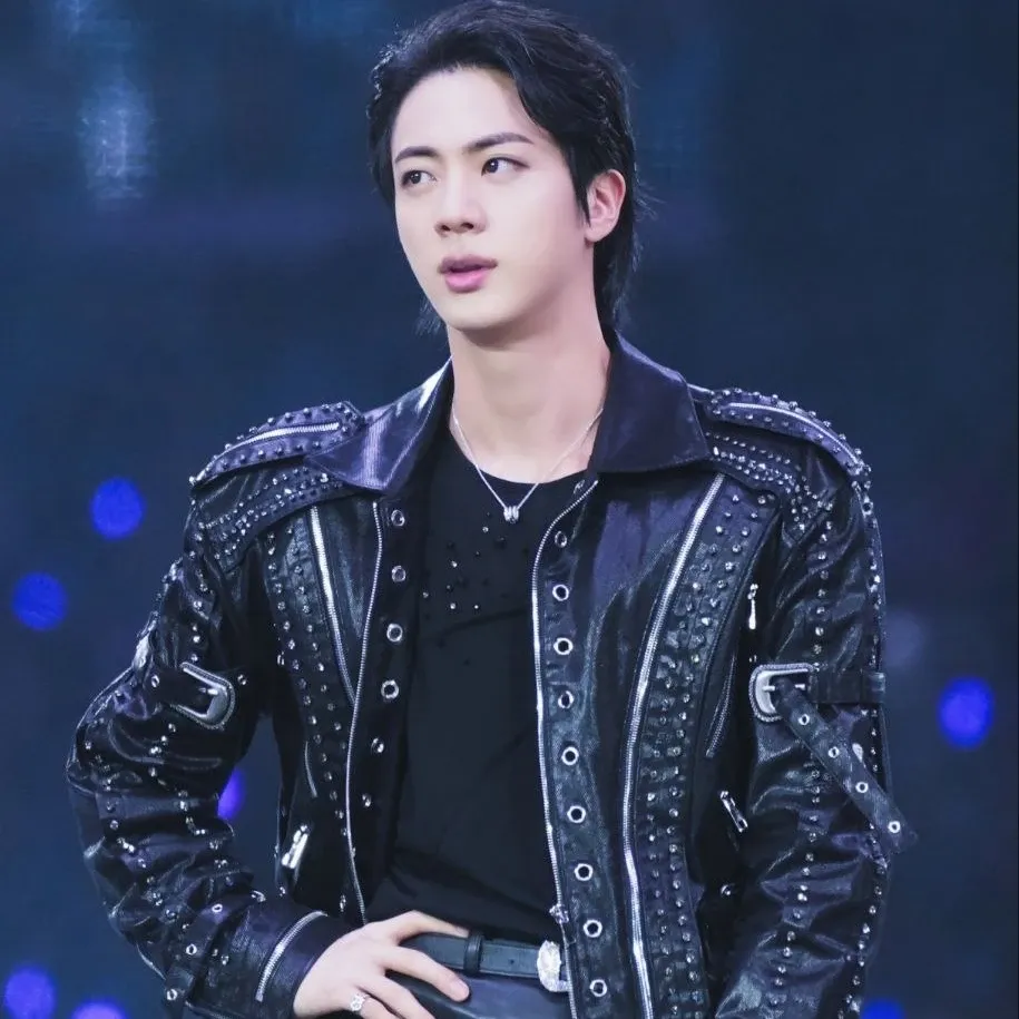 Momen yang diabadikan oleh penggemar Jin (BTS)