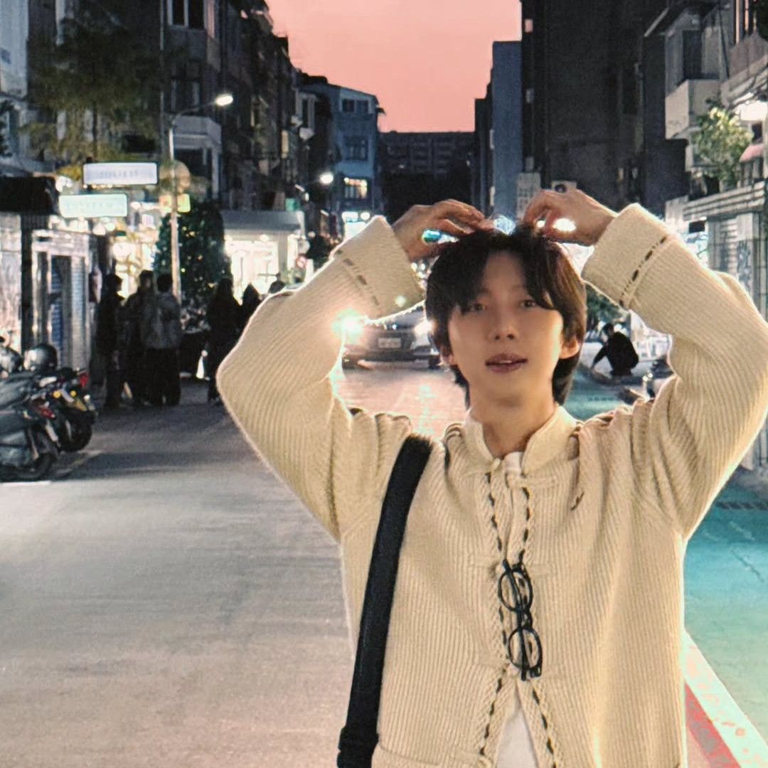 Behind-the-scenes cut of Hui (PENTAGON)