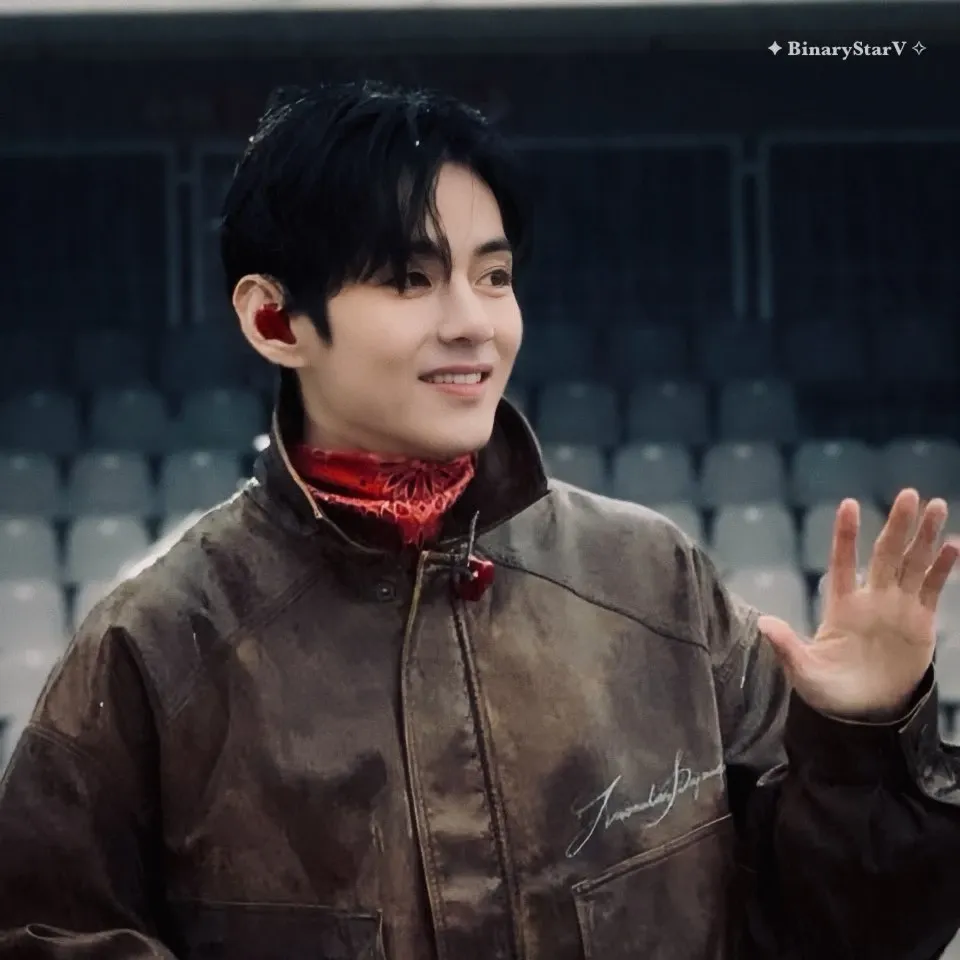 뷔 (방탄소년단) 최근 활동샷