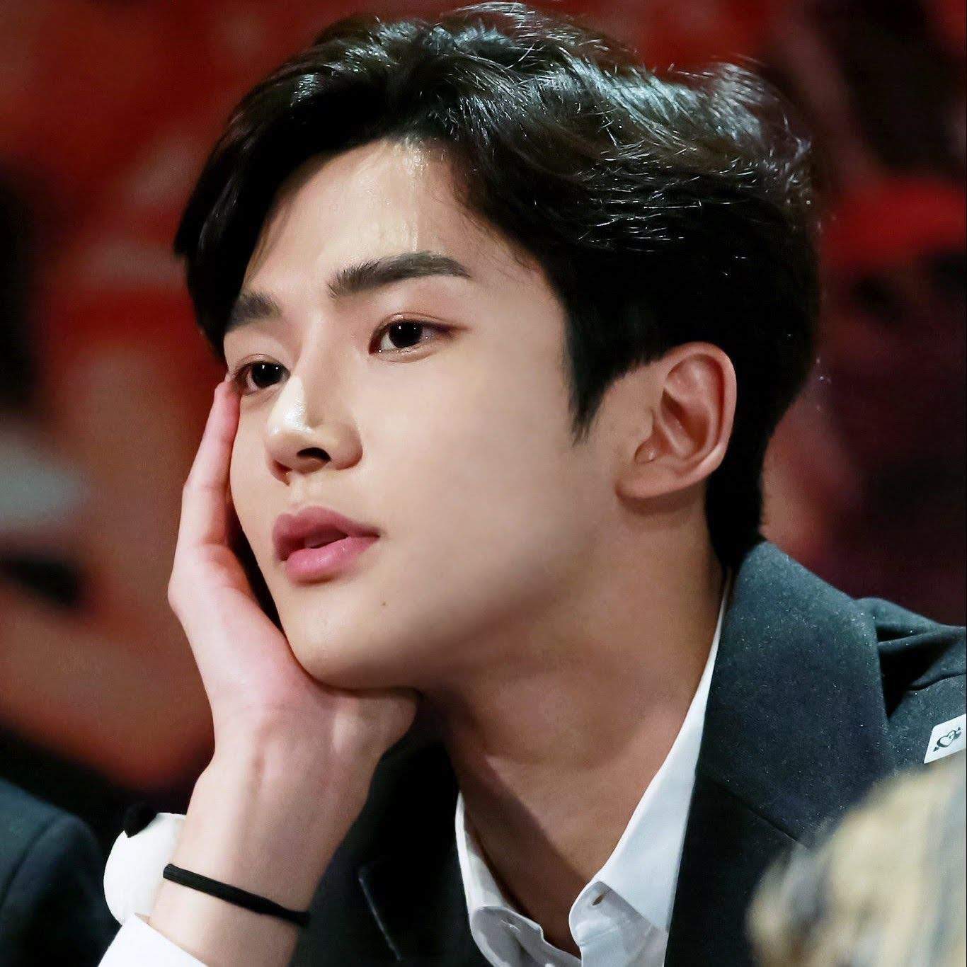 로운 최근 활동샷