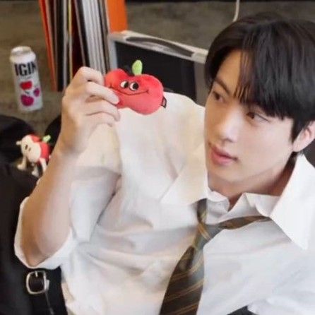 진 (방탄소년단) 최근 활동샷