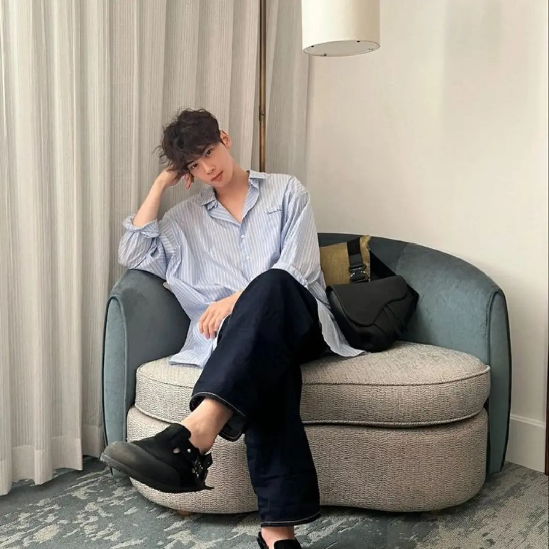 Recent activity shot of Eunwoo (ASTRO)