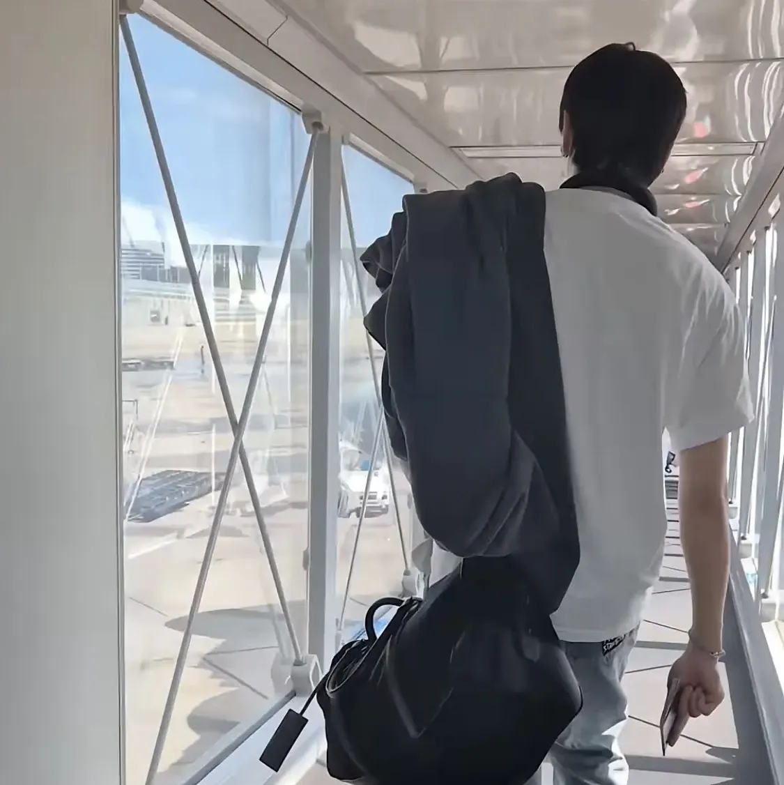 Foto aktivitas terbaru Kang Daniel