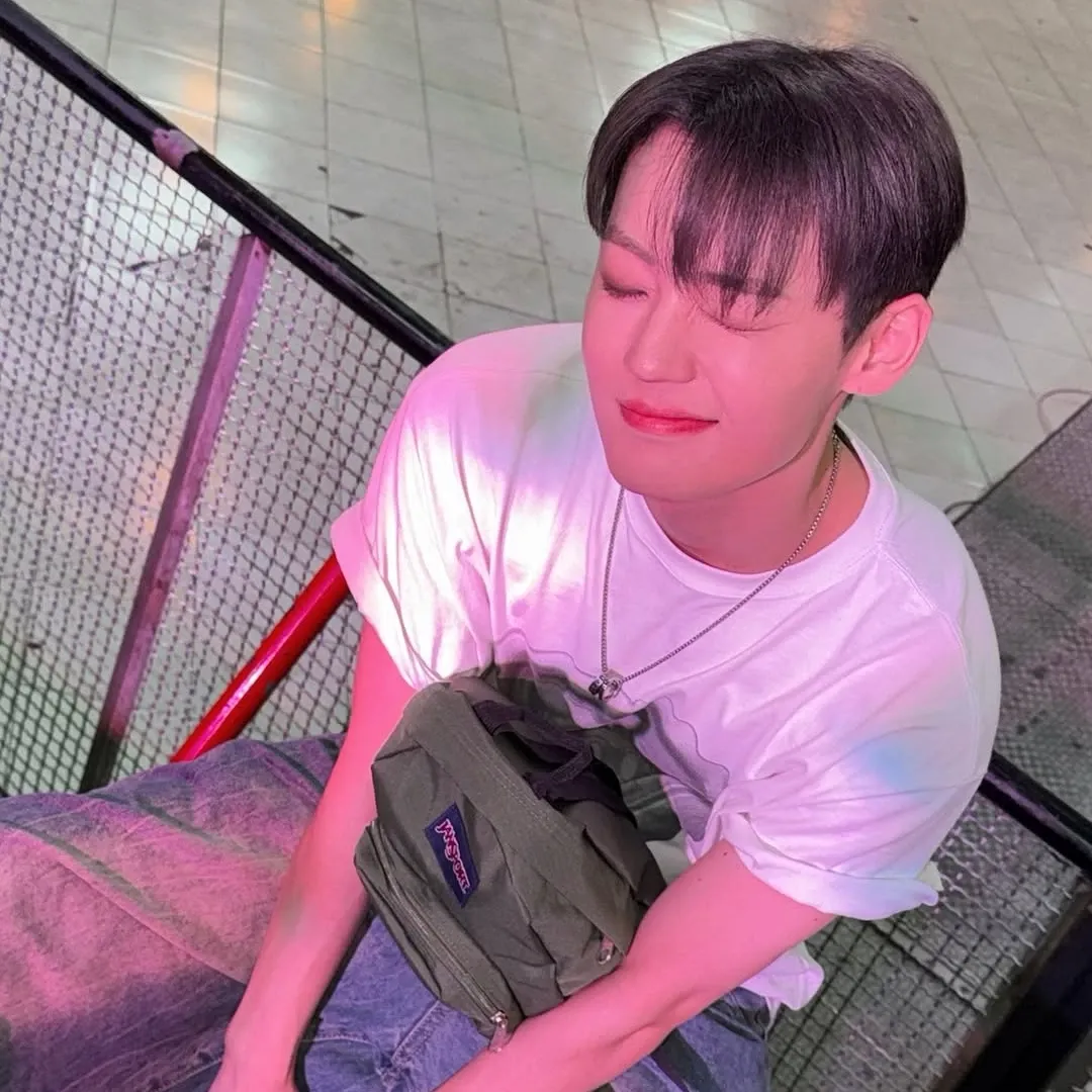 A moment captured by Chan (A.C.E)'s fan