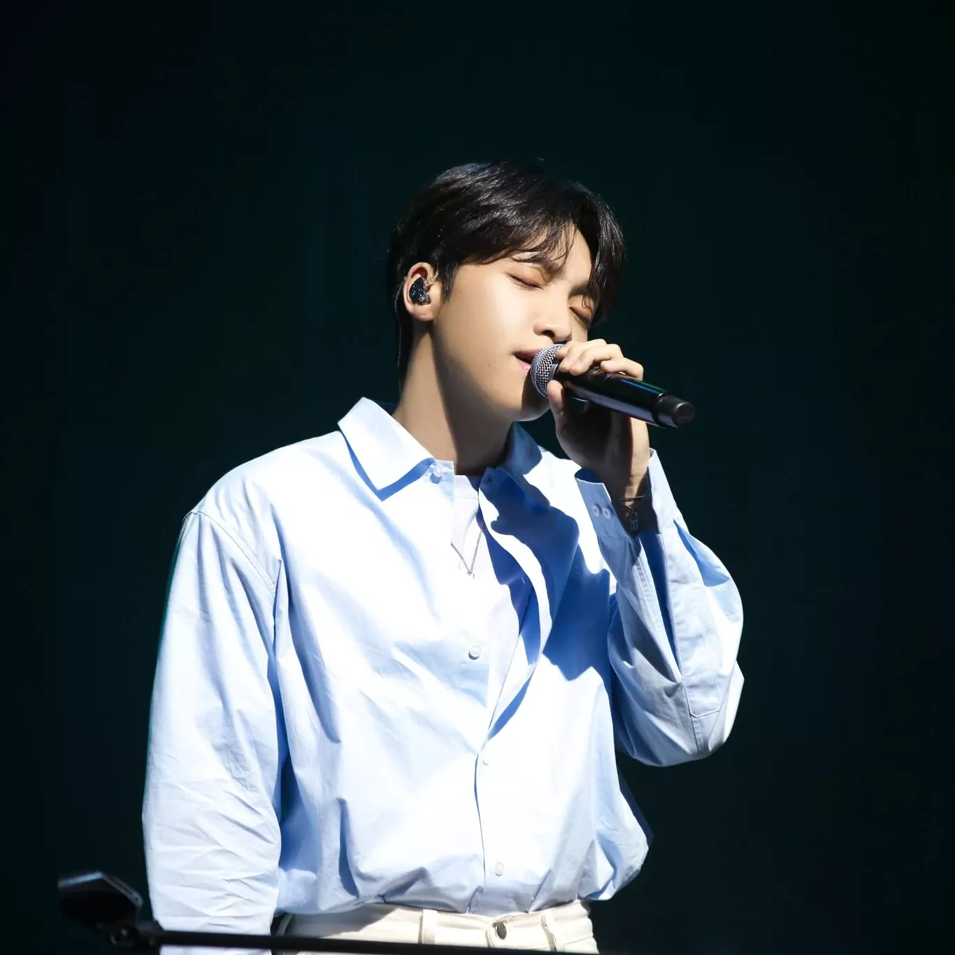 Behind-the-scenes cut of Jeong Sewoon