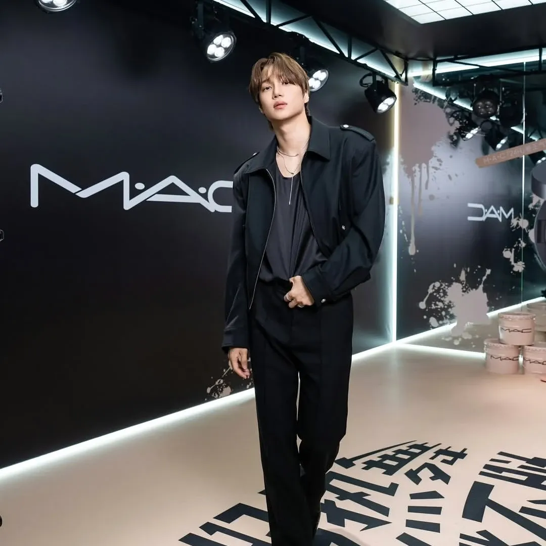 Kai (EXO)粉絲拍下的瞬間