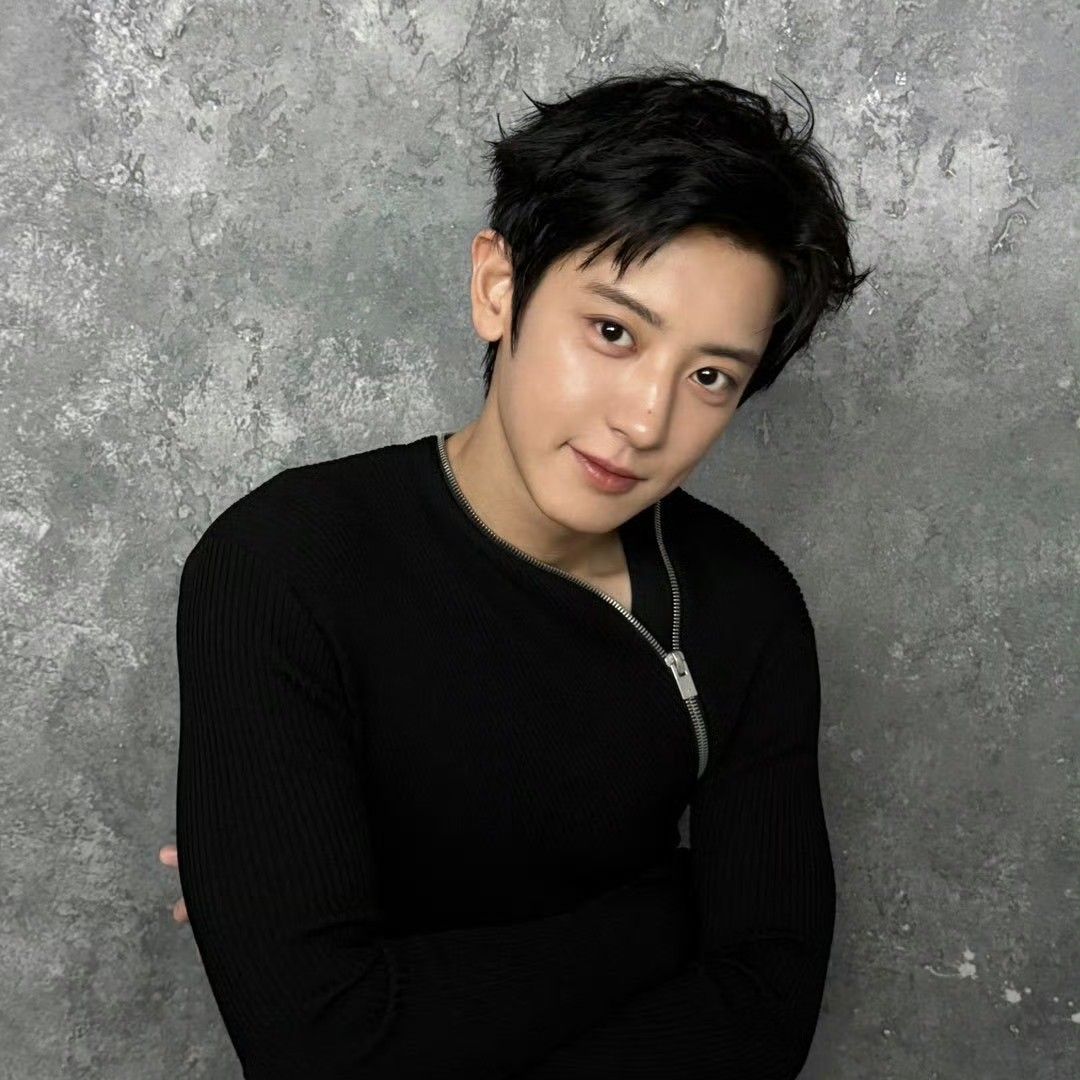 Foto terbaru Chanyeol (EXO)