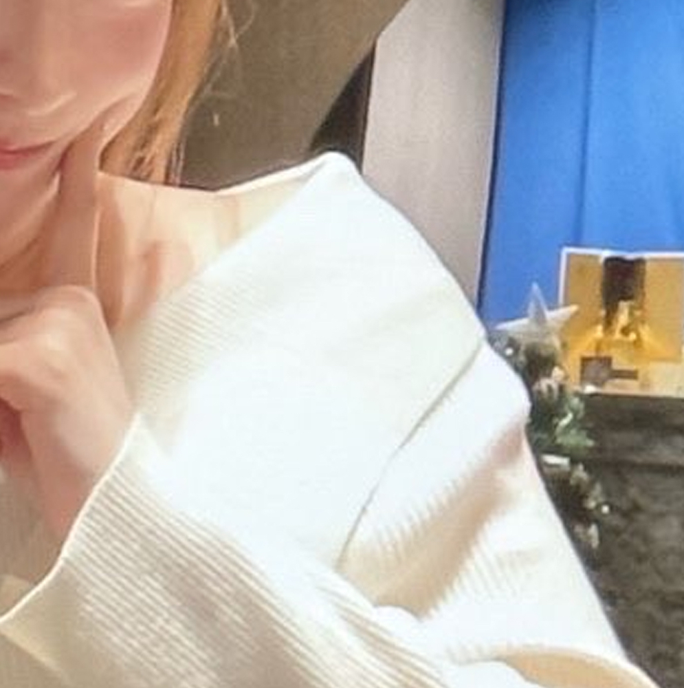 Recent activity shot of HaSeul (ARTMS)