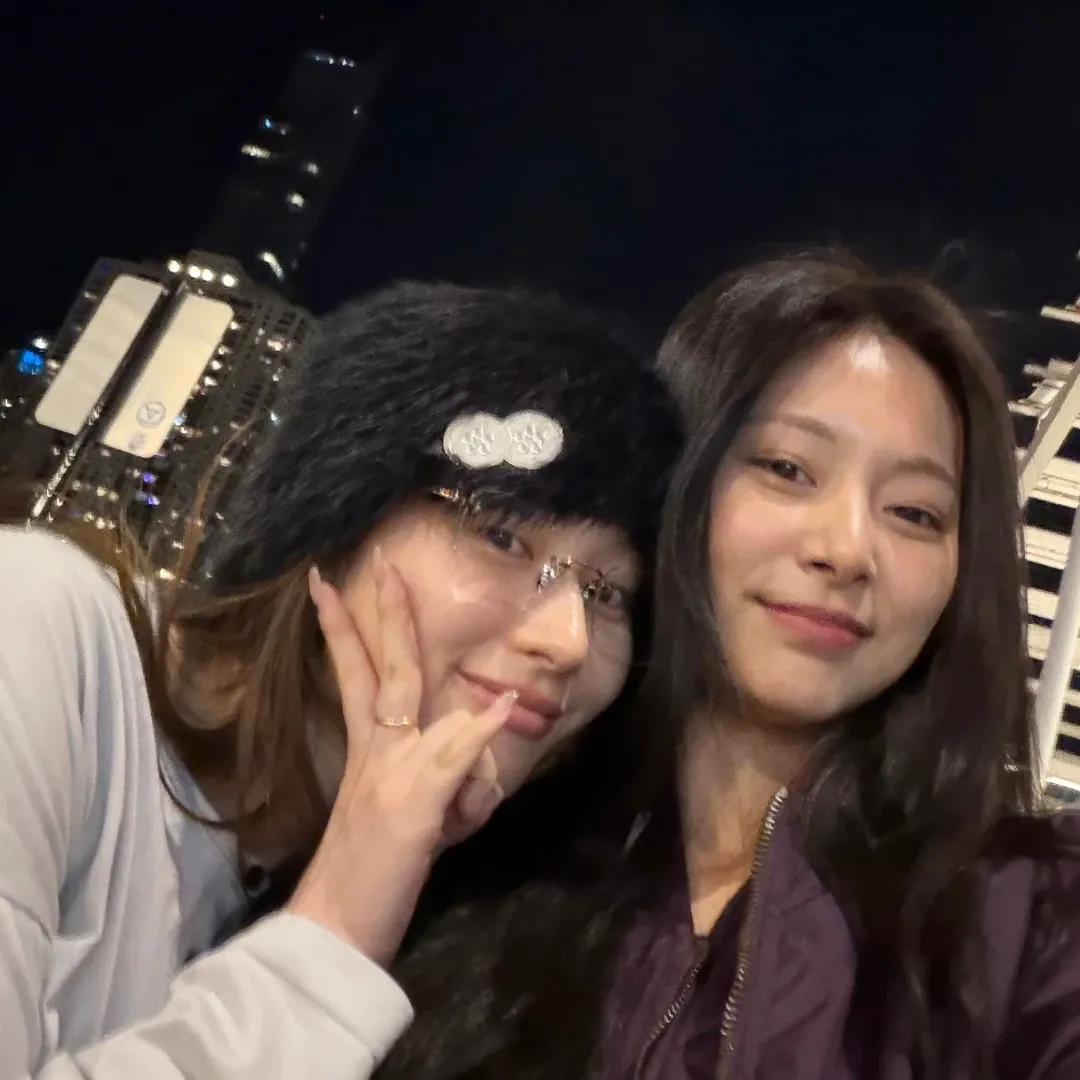 Momen yang diabadikan oleh penggemar Tzuyu (TWICE)