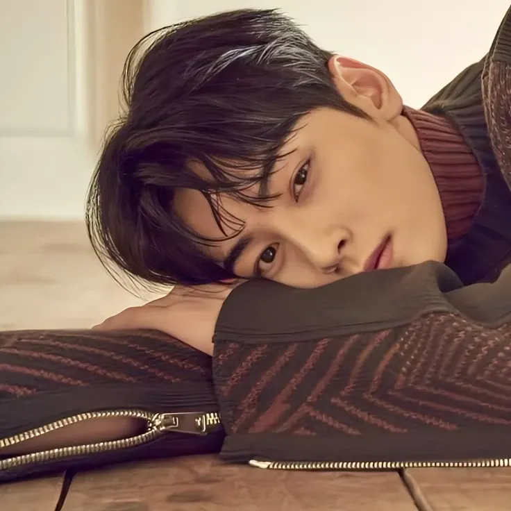 Recent activity shot of Eunwoo (ASTRO)