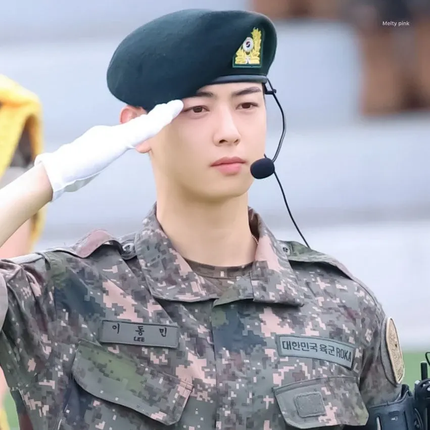 A moment captured by Eunwoo (ASTRO)'s fan
