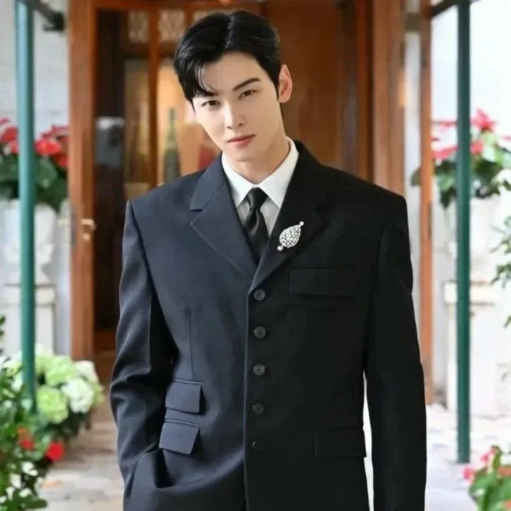 Recent activity shot of Eunwoo (ASTRO)