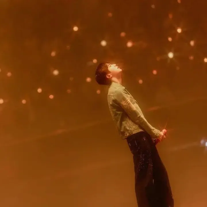 Momen yang diabadikan oleh penggemar Jin (BTS)
