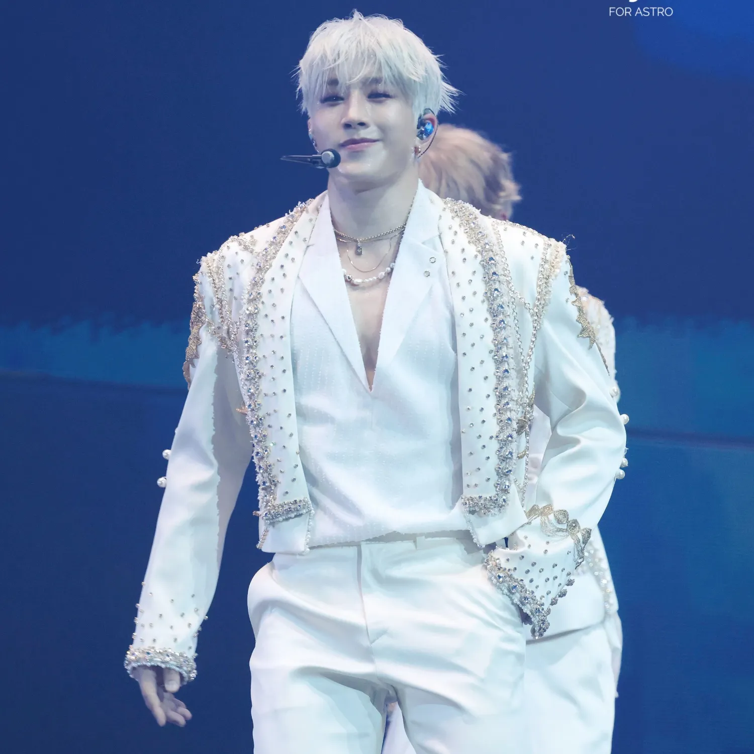 A moment captured by Jinjin (ASTRO)'s fan