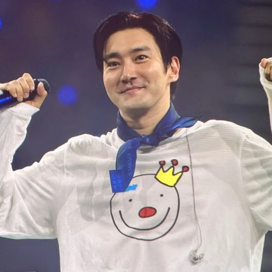 Latest photo of Siwon (Super Junior)