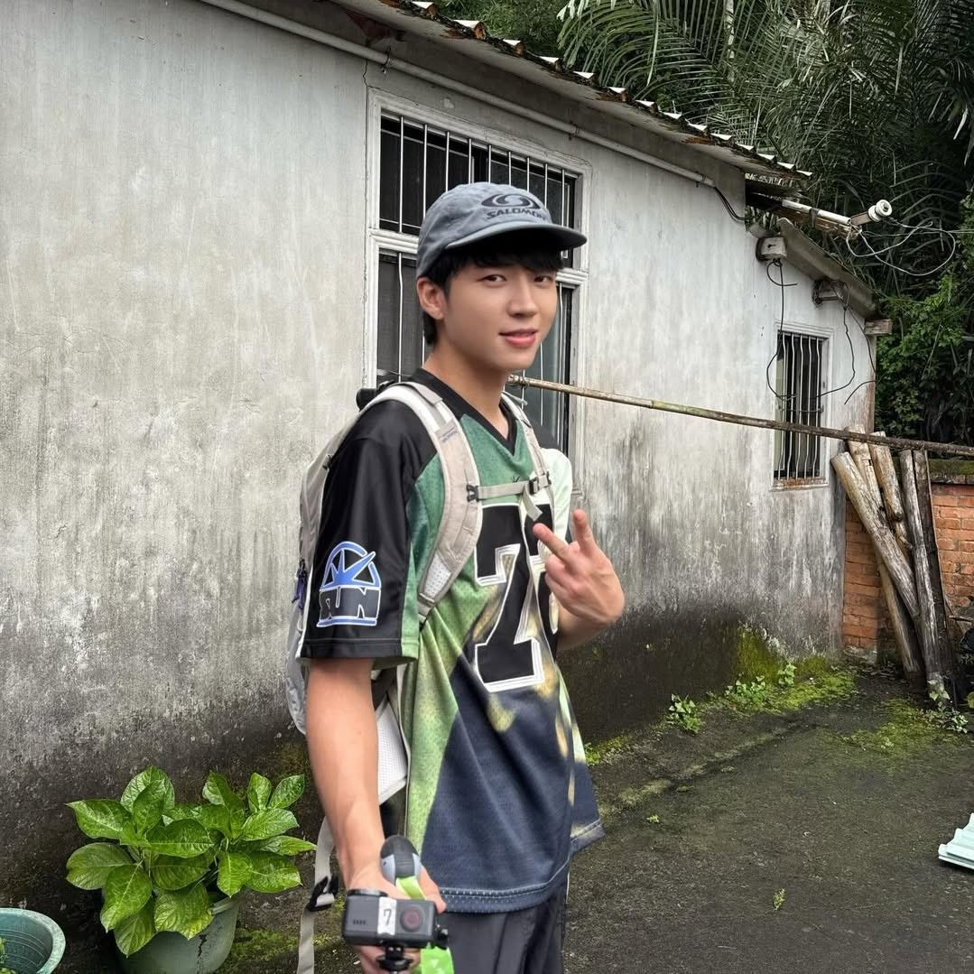 Behind-the-scenes cut of Woohyun (INFINITE)