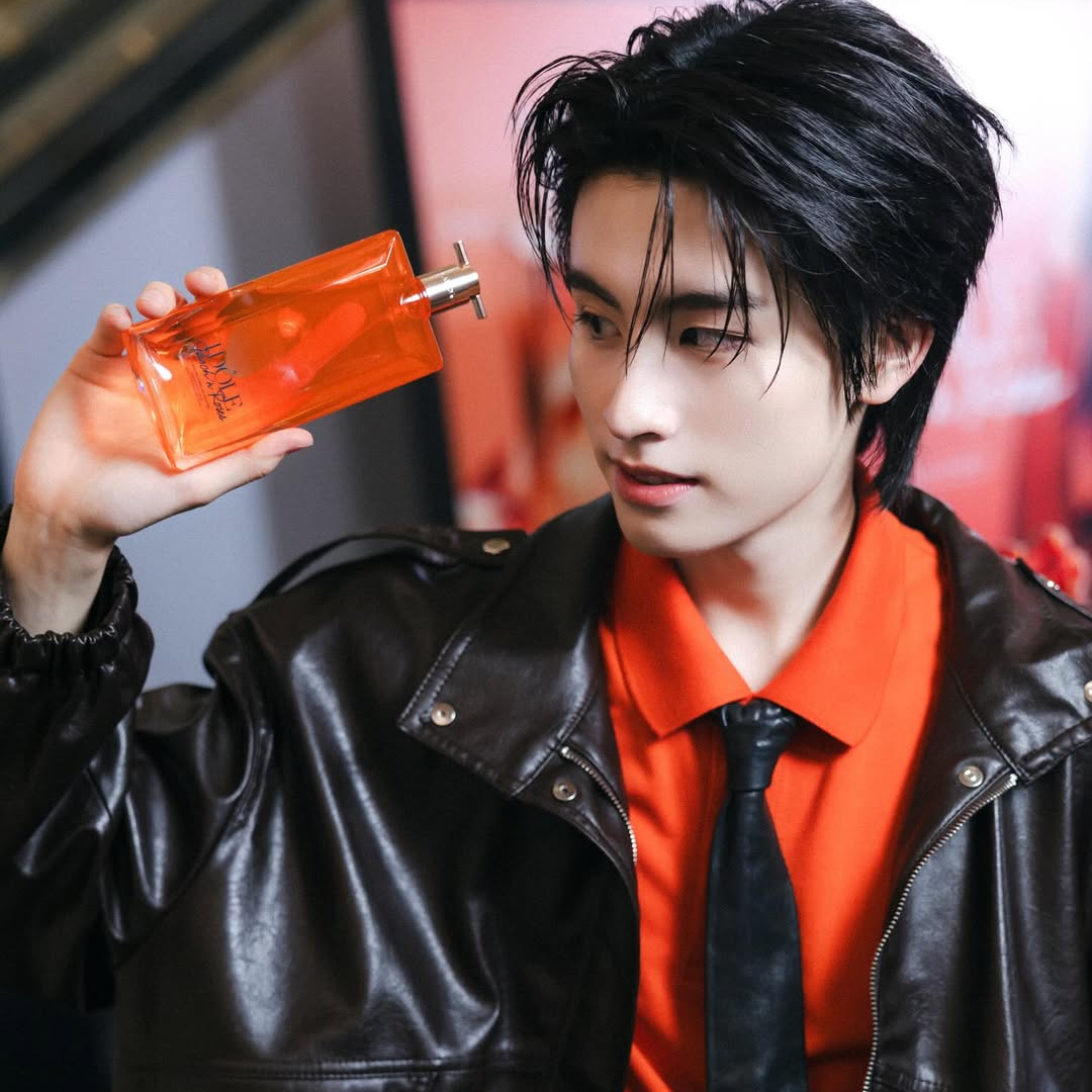 A moment captured by Aa (BUS)'s fan