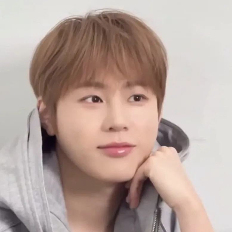 Latest photo of Ha Sungwoon